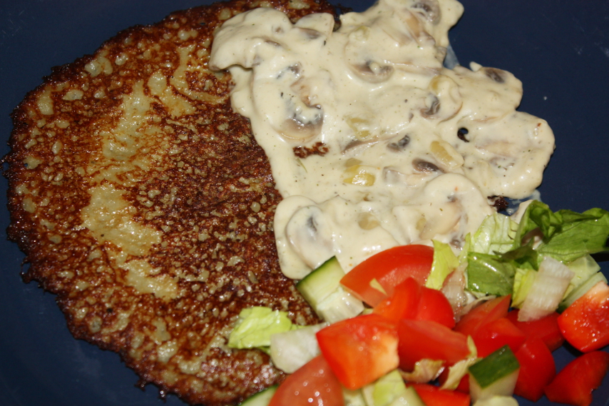 Kartoffel klatkager med champignon sovs