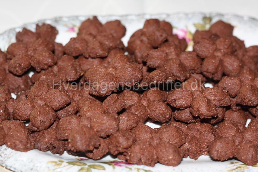 Chokolade småkager med mandler